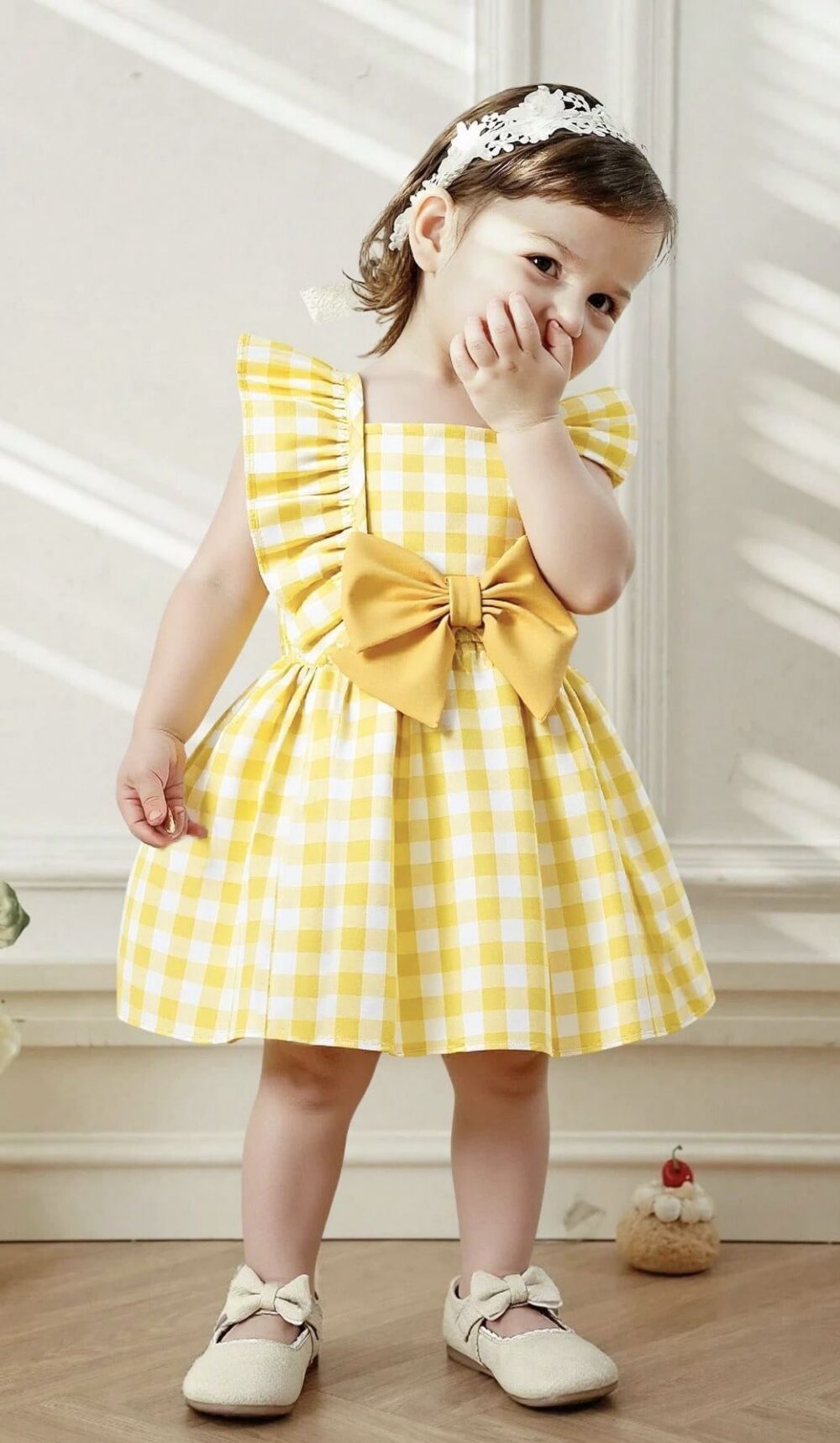 Chloe - ชุดเดรสสีเหลืองลายตาราง แขนเสื้อและชายกระโปรงระบาย